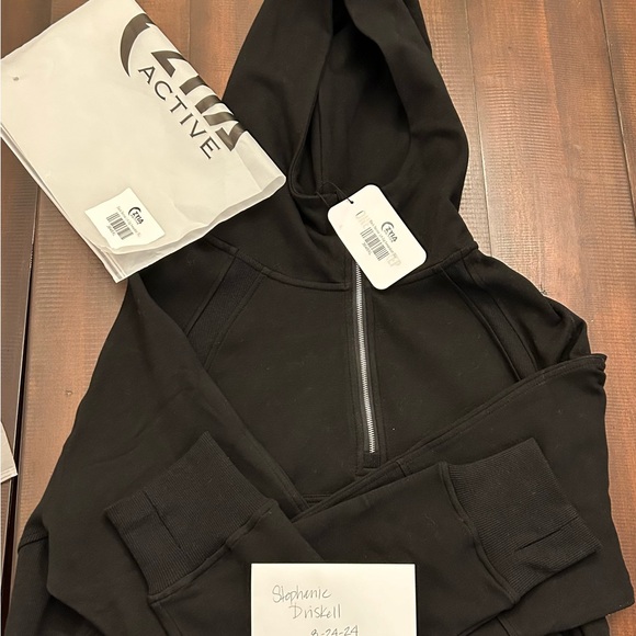 Zyia Black Retreat 1/4 Zip Hoodie - Picture 2 of 3